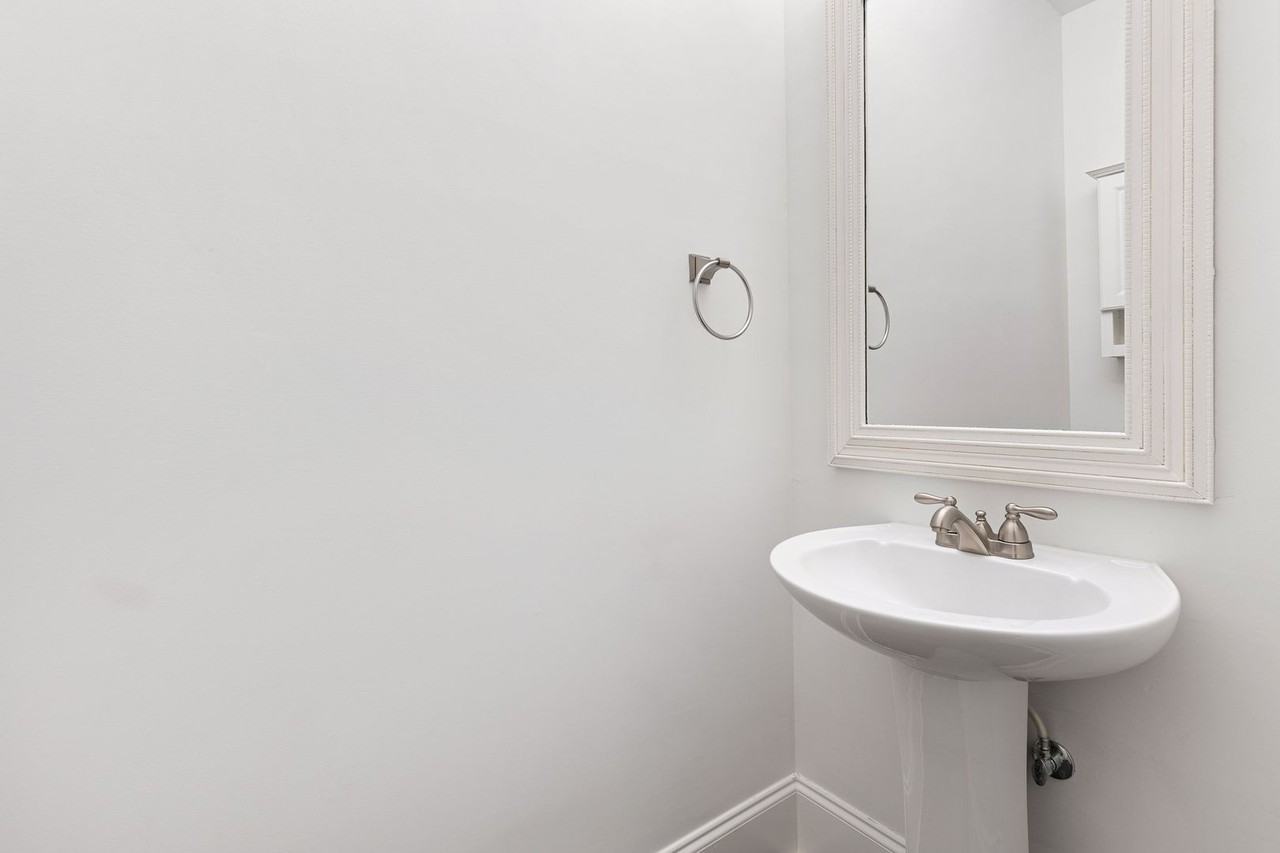 240 Timber Knoll Dr - Photo 7 of 31