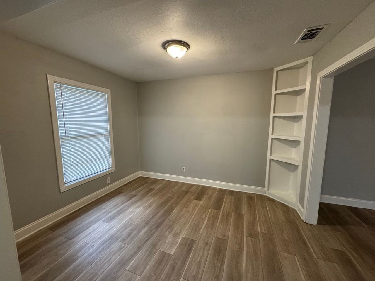 1309 Sunset St - Photo 4 of 7