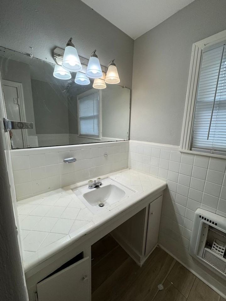1309 Sunset St - Photo 6 of 7