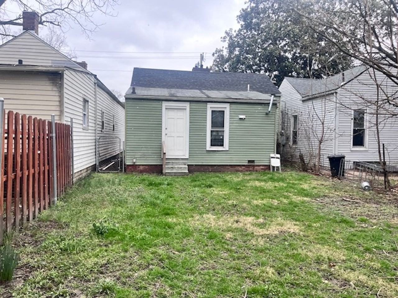 2716 S 6th St - Photo 5 of 5