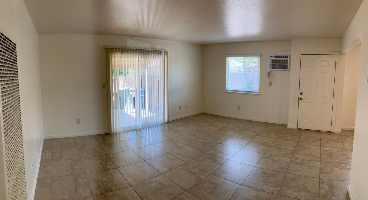 2810 Carver Rd - Photo 2 of 14