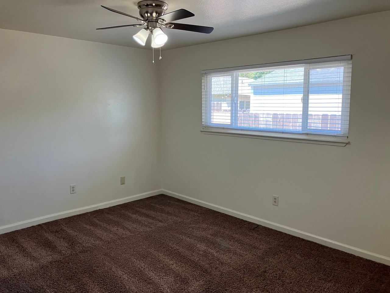 2810 Carver Rd - Photo 7 of 14
