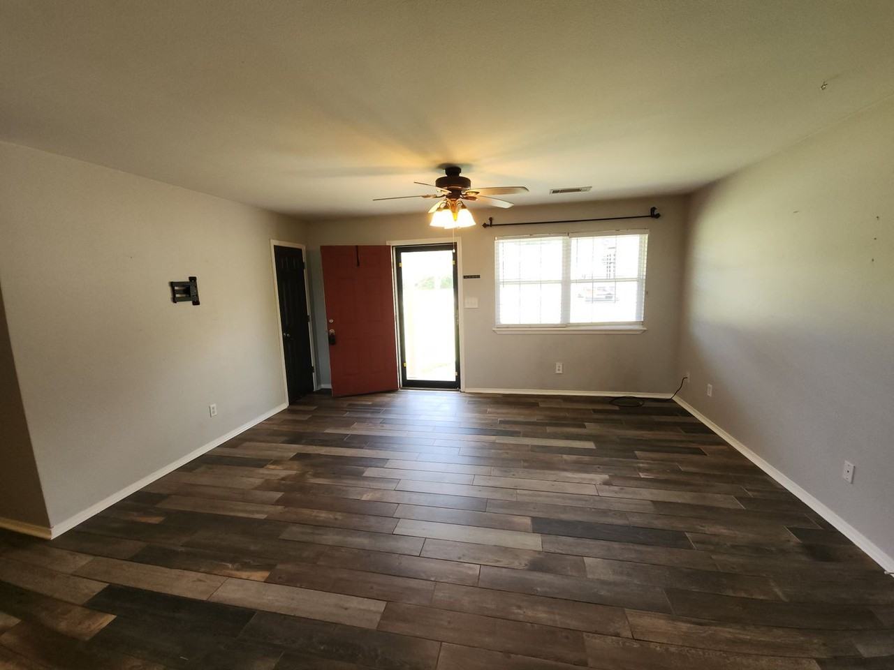 100 Pebble Branch Ln - Photo 2 of 21