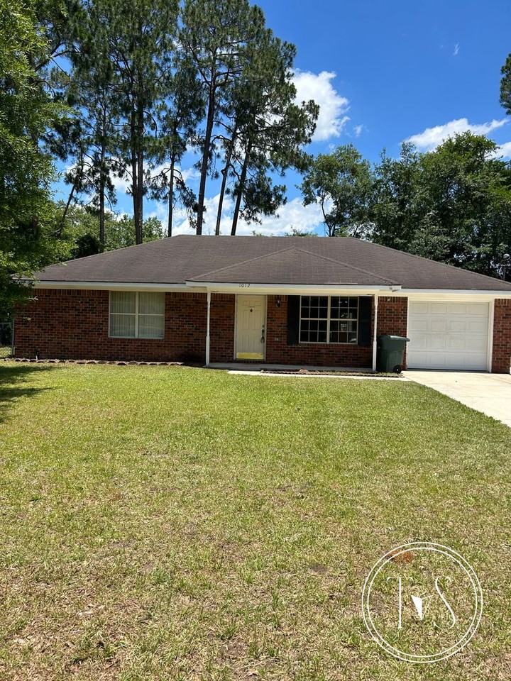 1012 Farr Ct - Photo 3 of 27