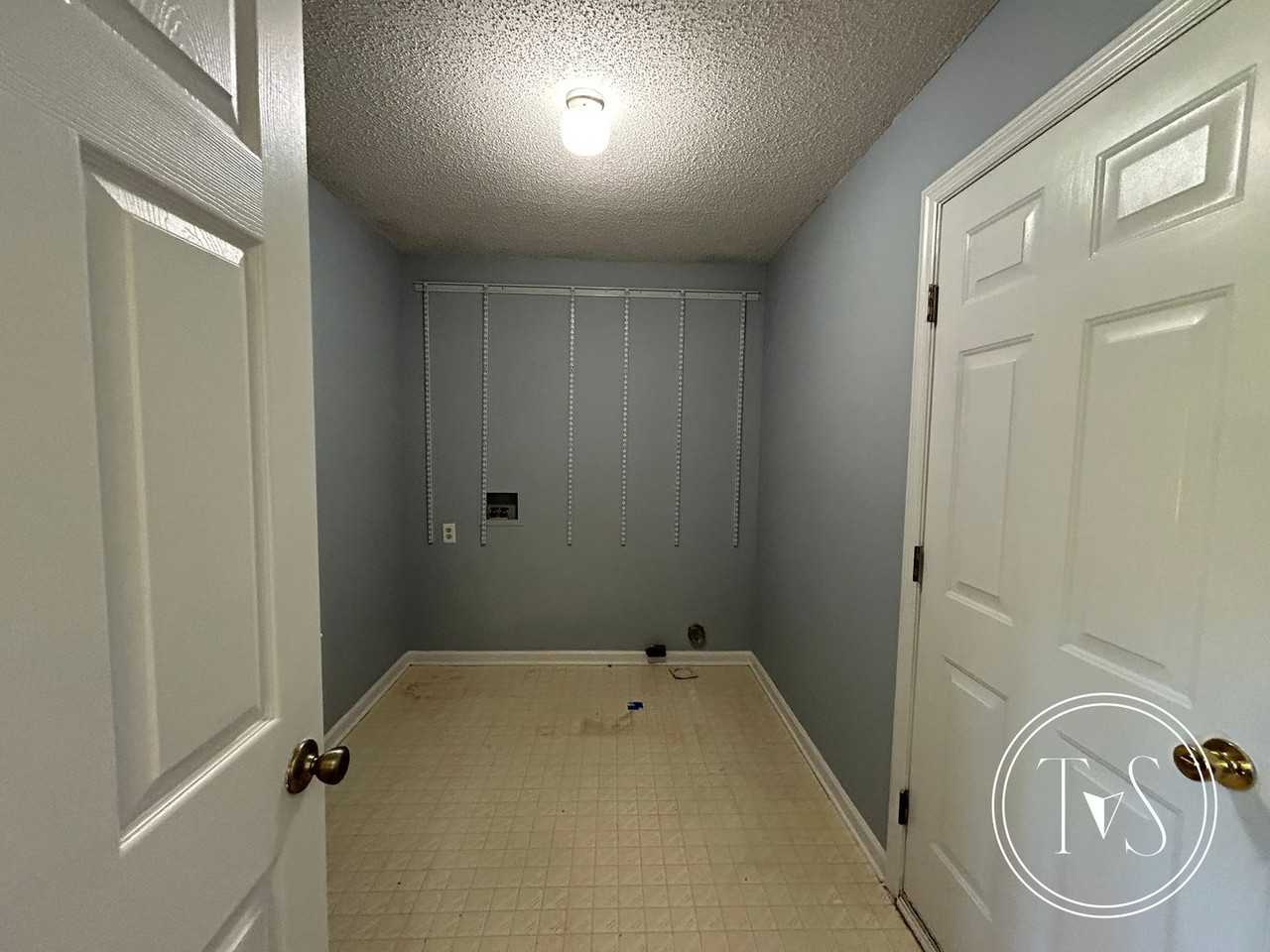 1012 Farr Ct - Photo 6 of 27