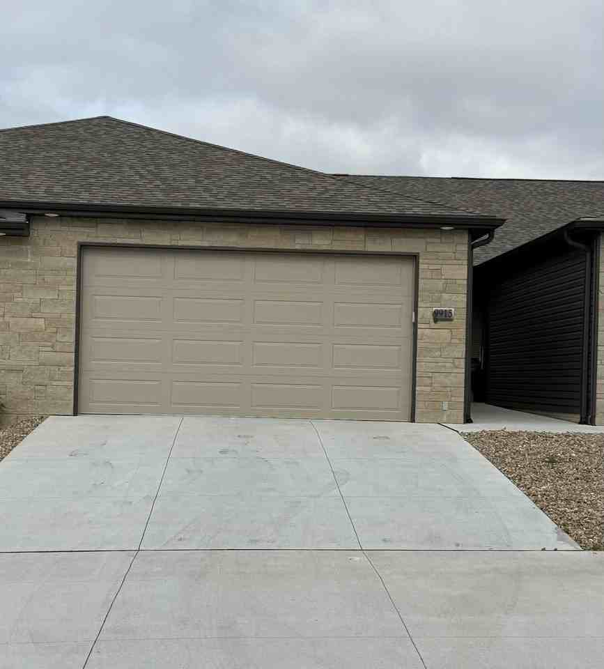 6942 Claystone Dr - Photo 6 of 23