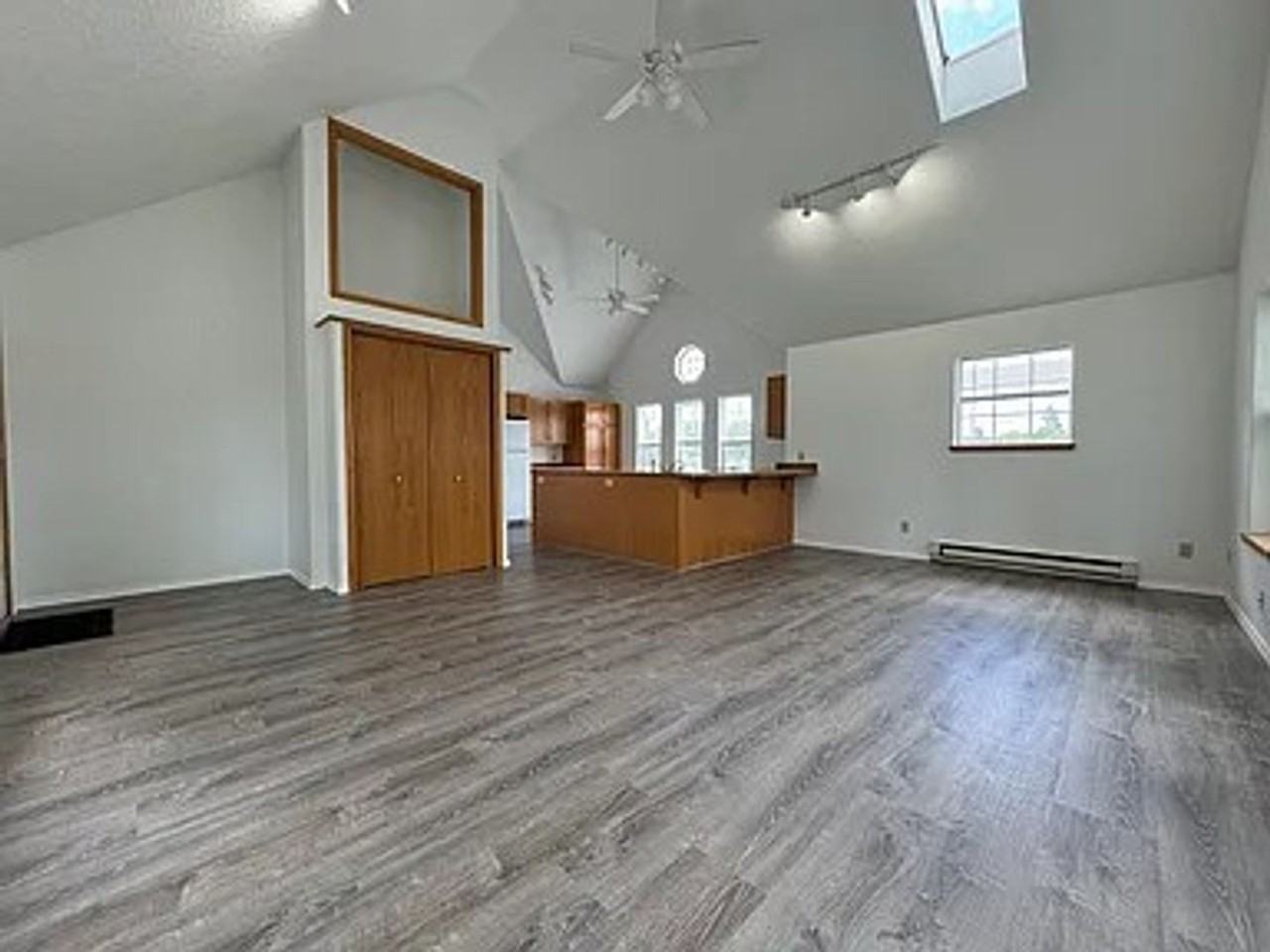 1701 Pacific Ave N - Photo 3 of 10