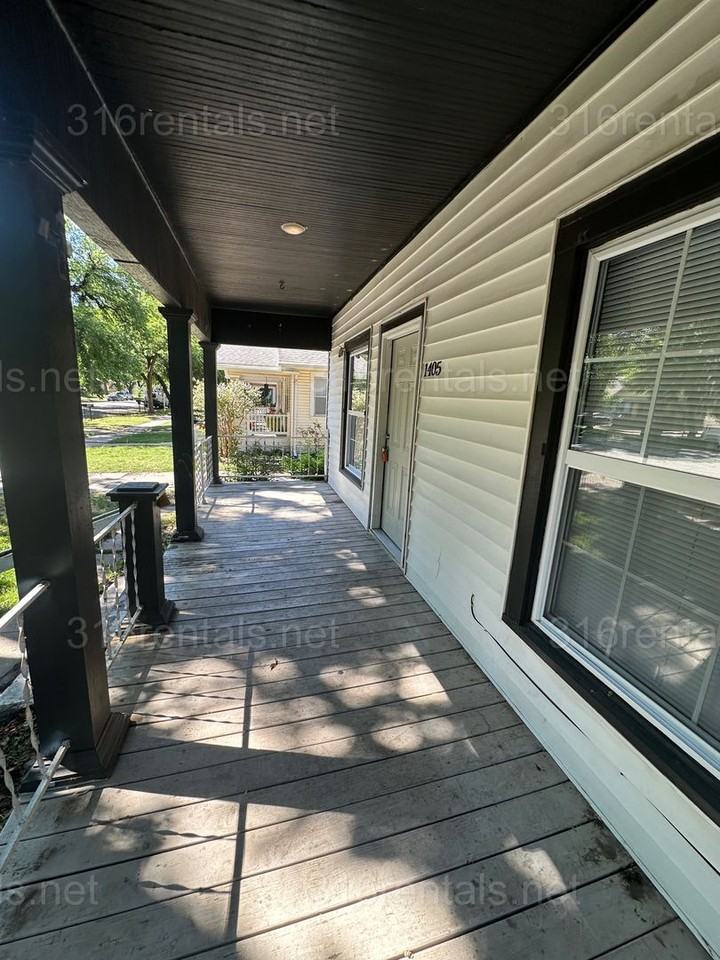 1405 S Main St - Photo 2 of 18