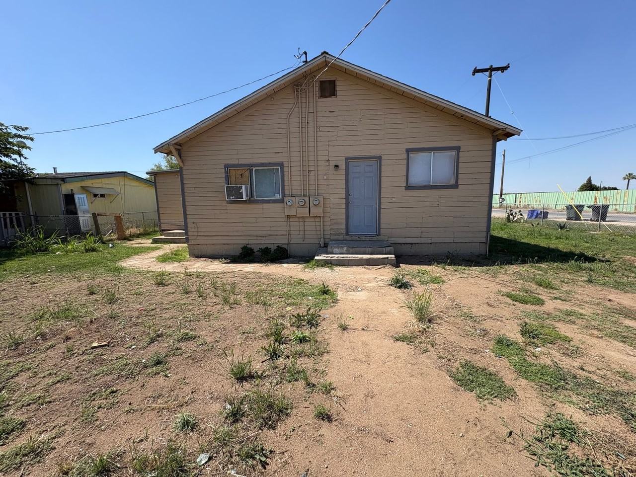 10596 Lewis Dr - Photo 2 of 25