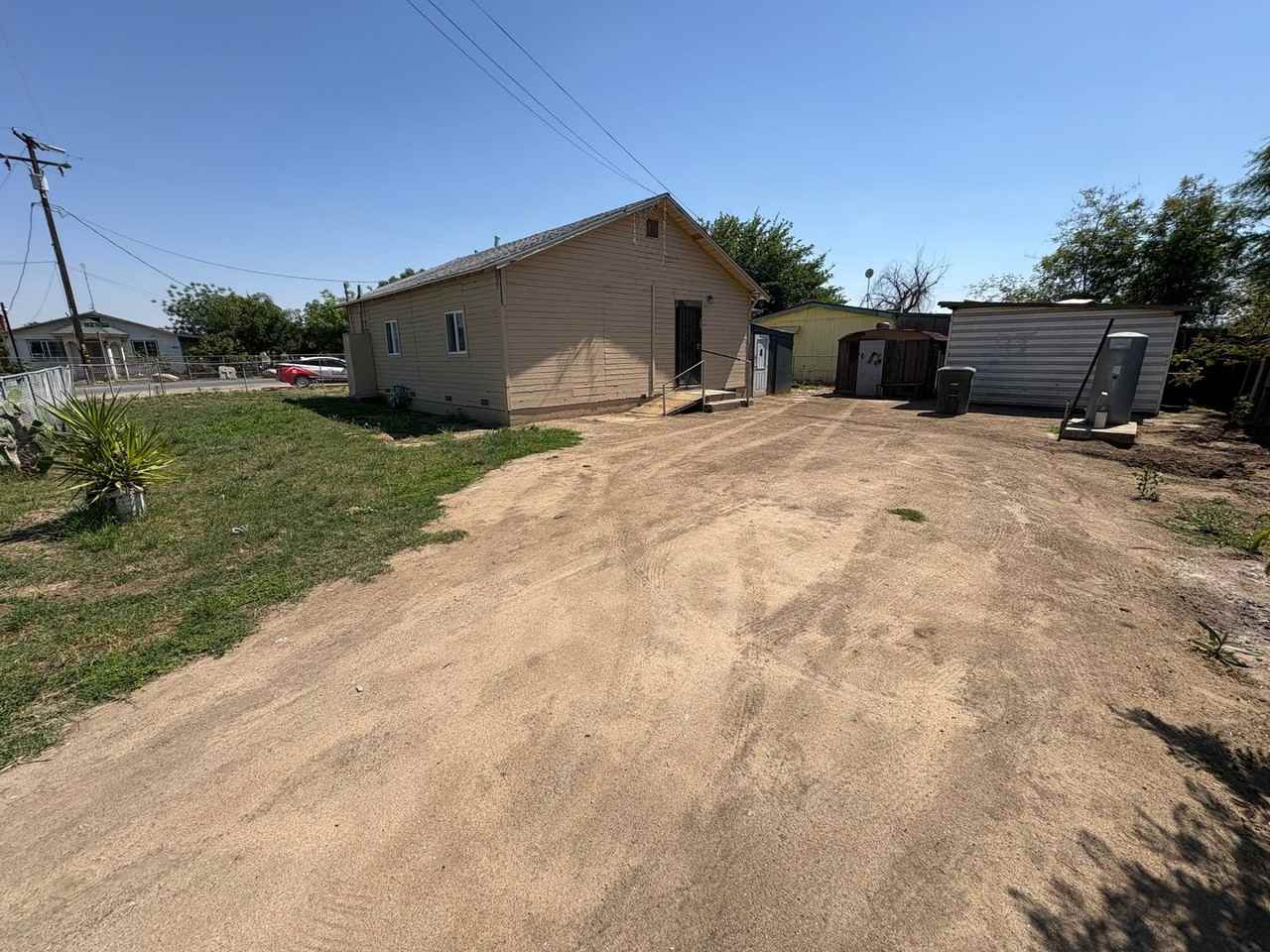 10596 Lewis Dr - Photo 3 of 25
