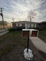 featured image of 460 Hoxie Ave