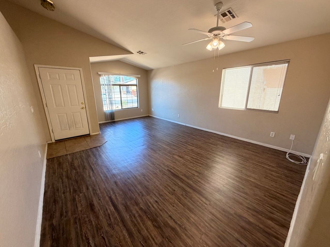 10545 W Alvarado Rd - Photo 2 of 21