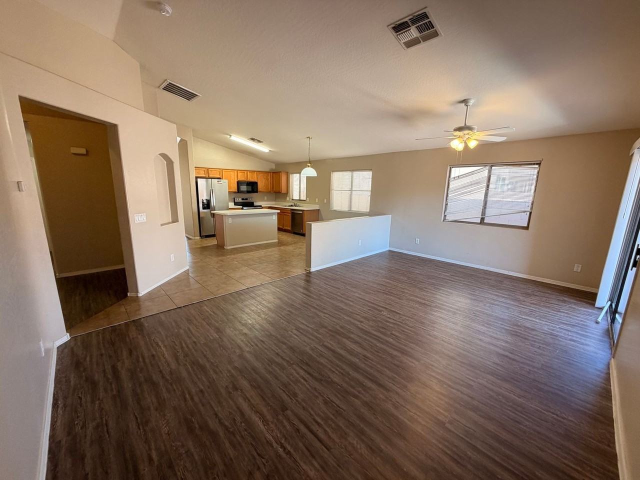 10545 W Alvarado Rd - Photo 7 of 21