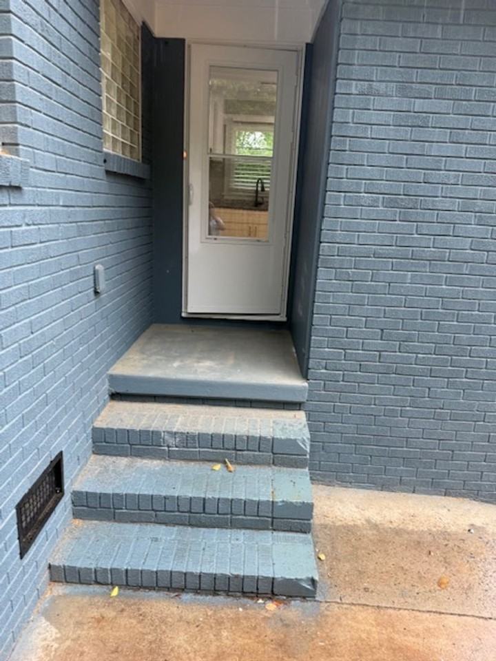 1400 Starbrook Dr - Photo 2 of 16