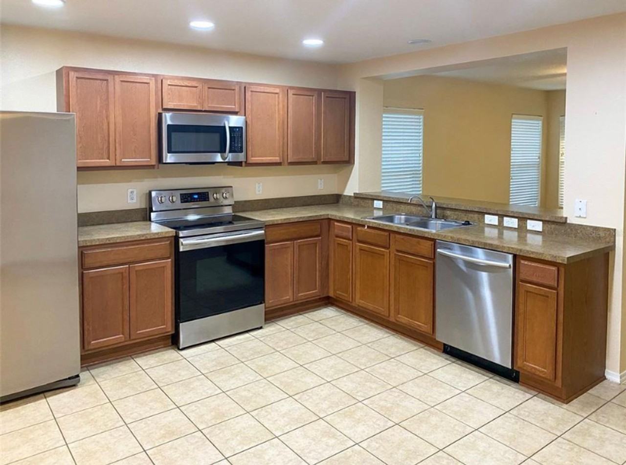 3105 Seaview Castle Dr - Photo 3 of 13