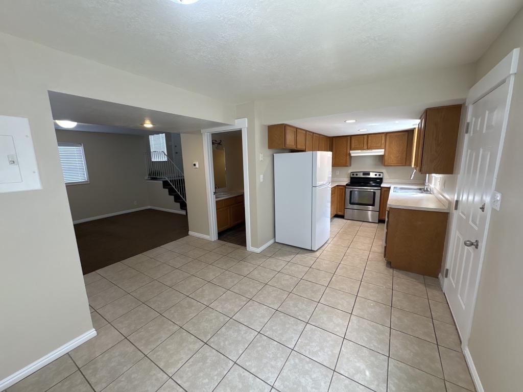 1894 W 680 N - Photo 2 of 15