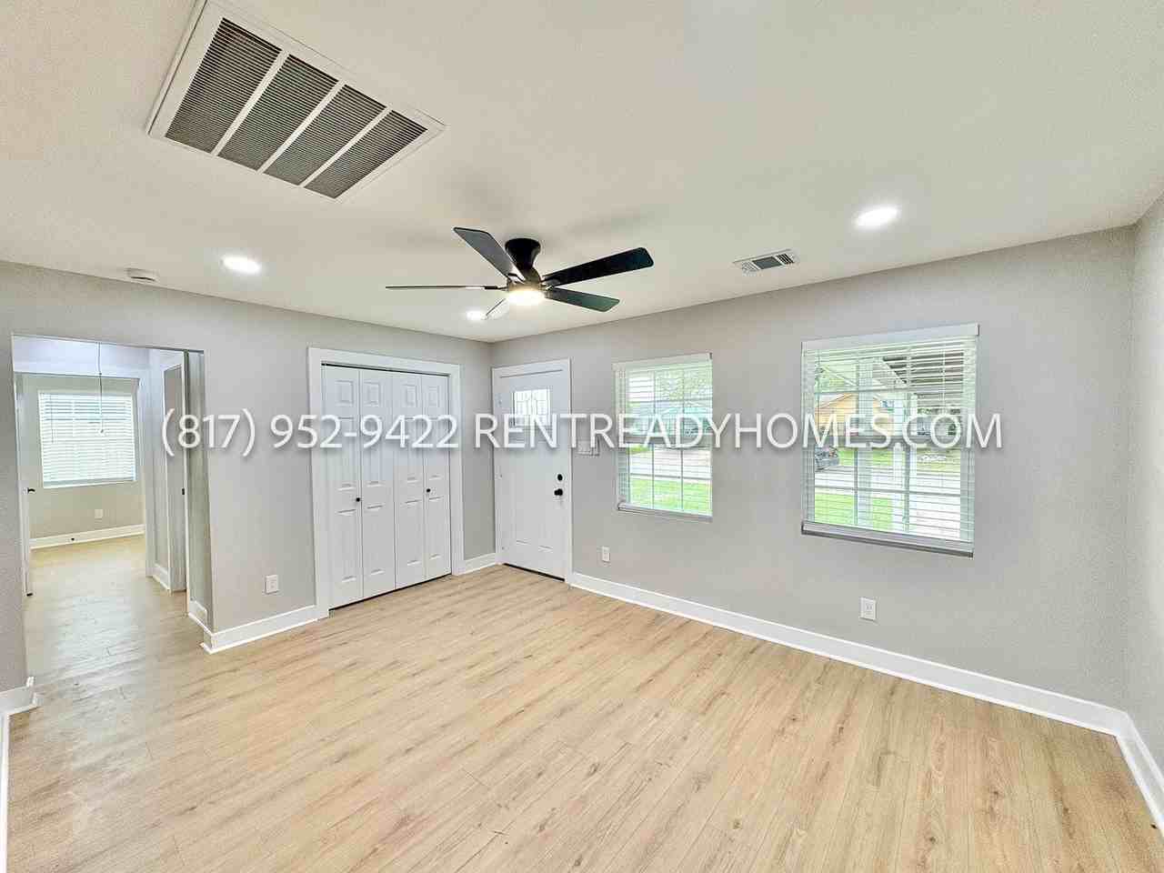 6334 Feldspar St - Photo 7 of 24