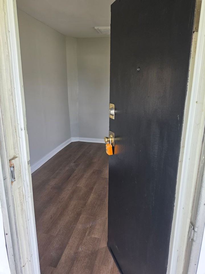 107 107 10th St. SW Roanoke VA 24016 - Photo 2 of 21
