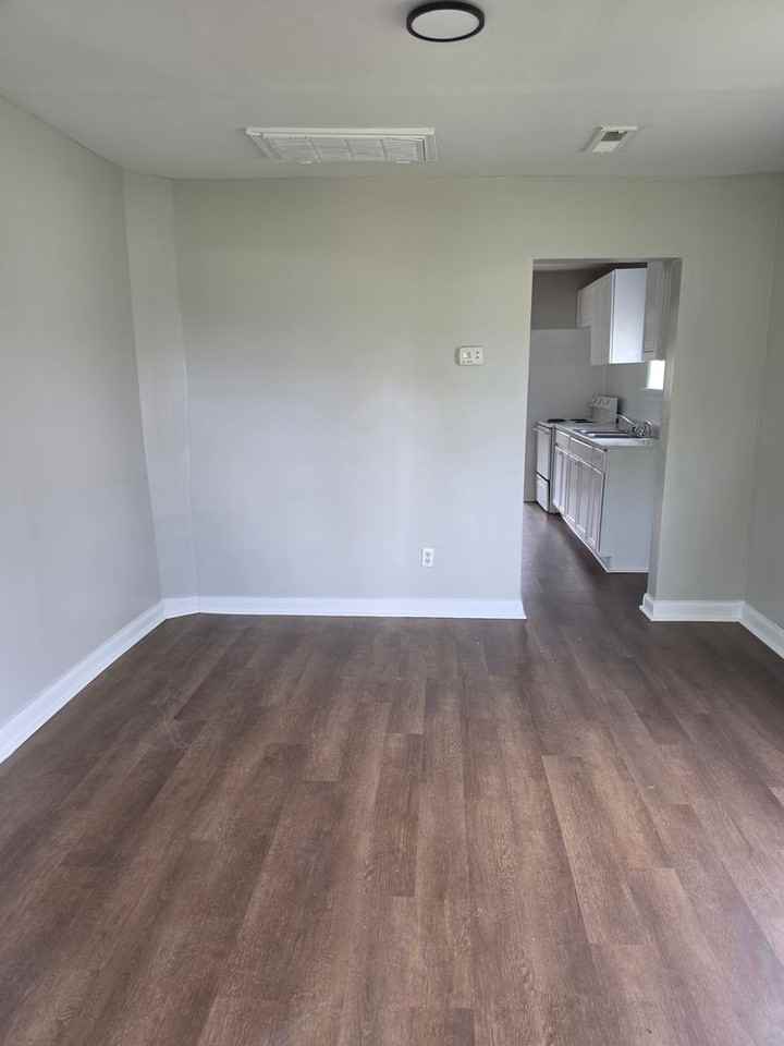 107 107 10th St. SW Roanoke VA 24016 - Photo 3 of 21