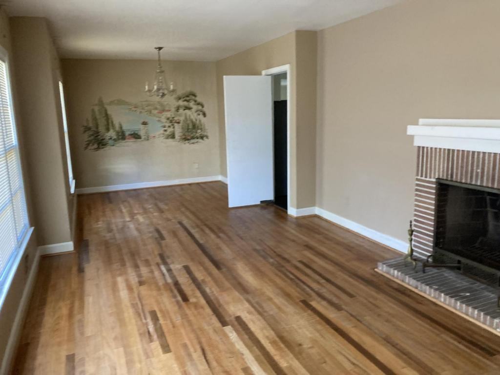 924 W Sumter St - Photo 4 of 6