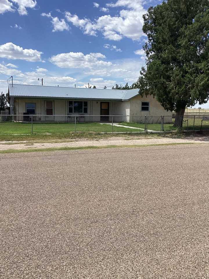1520 S Industrial Dr - Photo 2 of 20