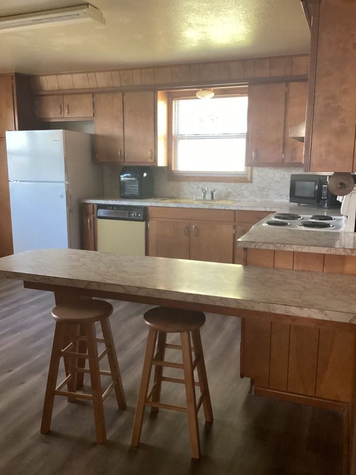 1520 S Industrial Dr - Photo 5 of 20