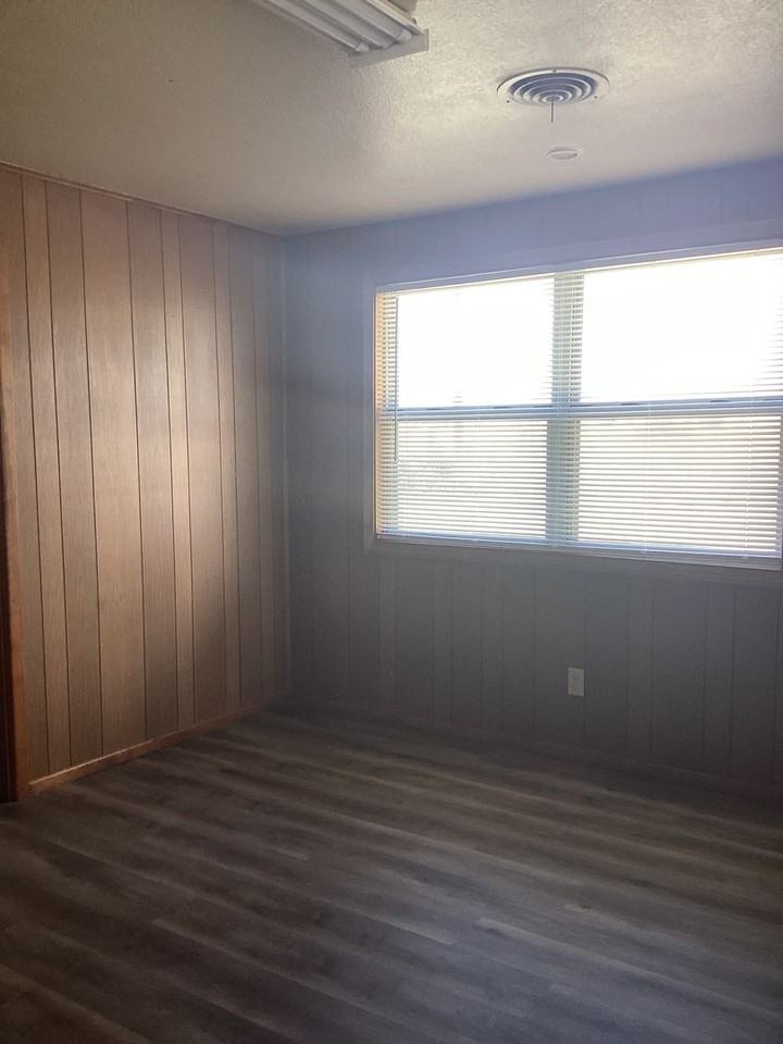 1520 S Industrial Dr - Photo 6 of 20