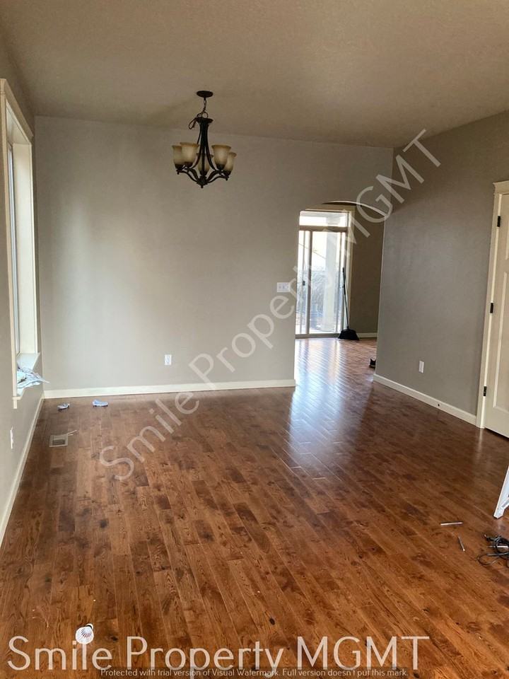 6820 Se 85th Ave - Photo 2 of 7