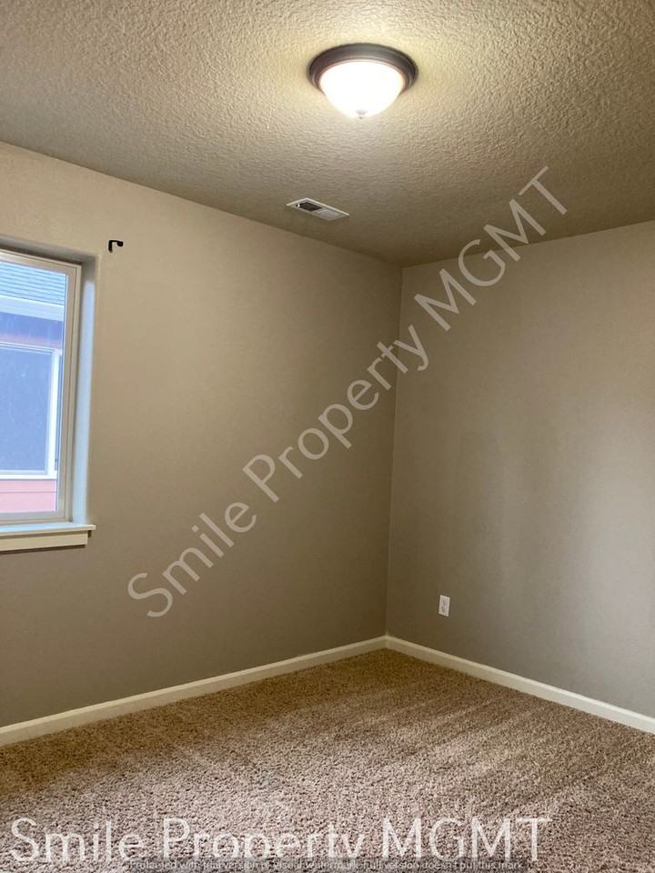 6820 Se 85th Ave - Photo 4 of 7