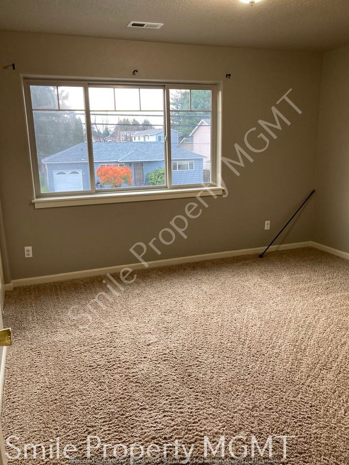 6820 Se 85th Ave - Photo 5 of 7