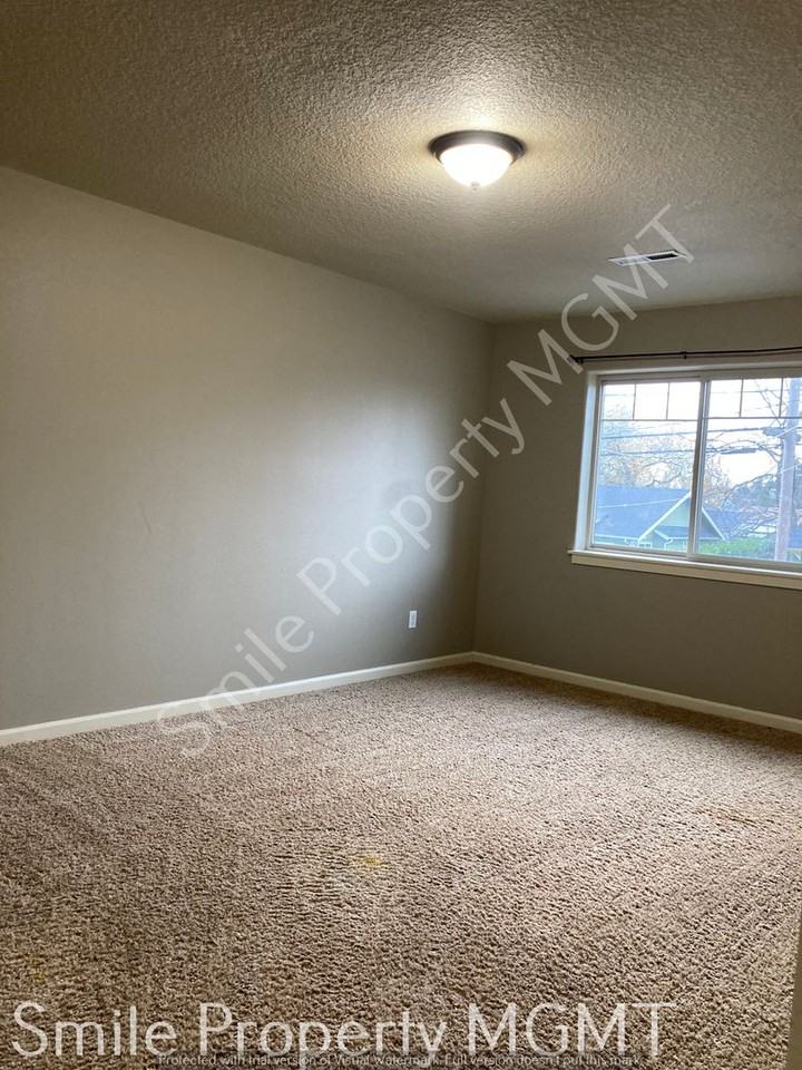6820 Se 85th Ave - Photo 6 of 7