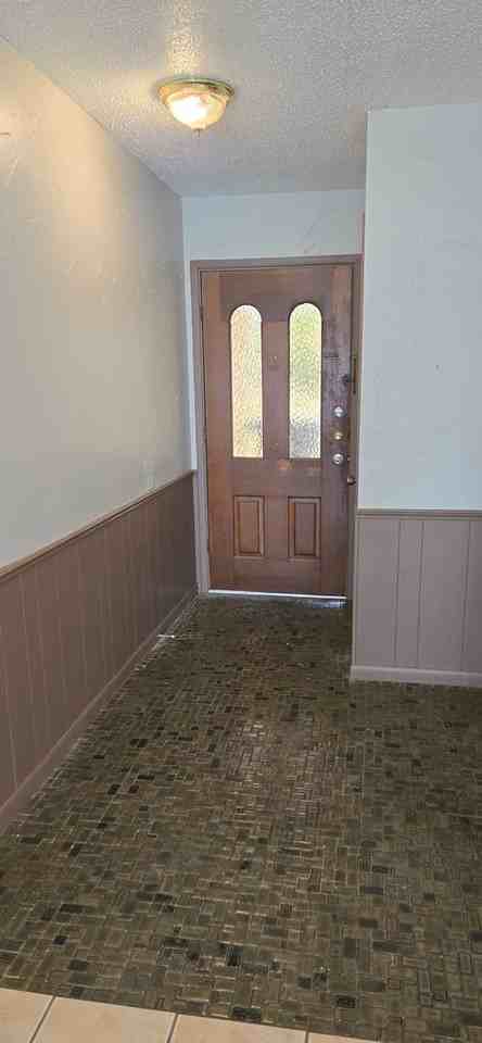 2909 Cypress Dr - Photo 2 of 24