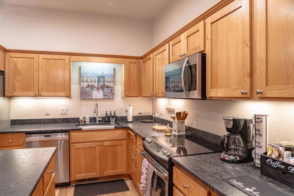 237 Dunthorpe Dr - Photo 6 of 32