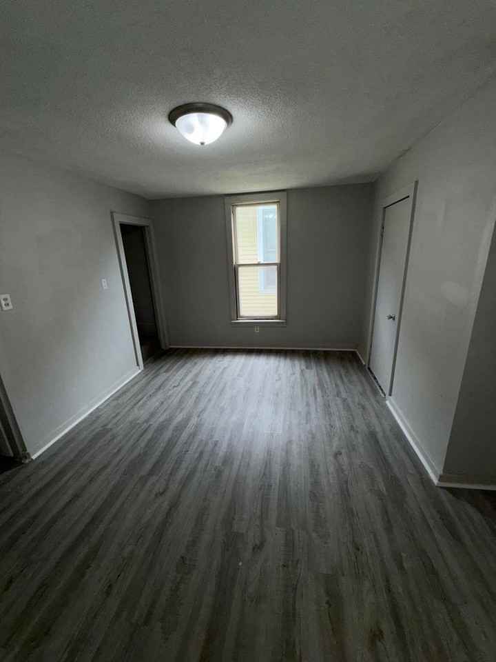 1213 Washington Ave - Photo 5 of 12