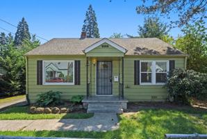 featured image of 6044 Se Henderson St