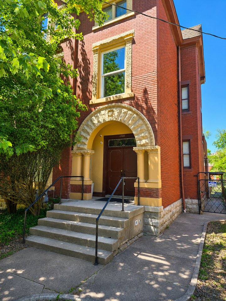 1228 S Brook St - Photo 5 of 5