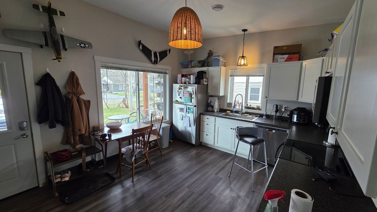 151 E Toledo St - Photo 5 of 15