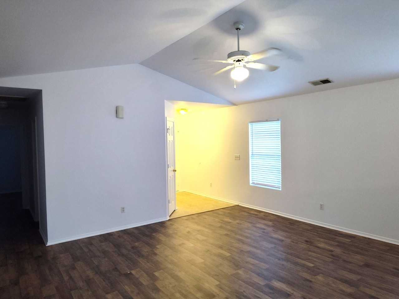 2502 Buckleigh Dr - Photo 5 of 7