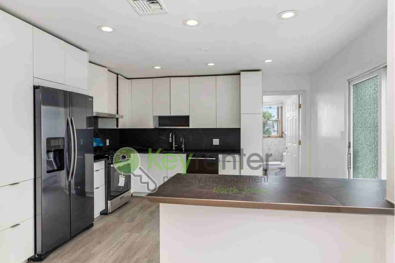 755 Spring Valley Rd - Photo 3 of 26