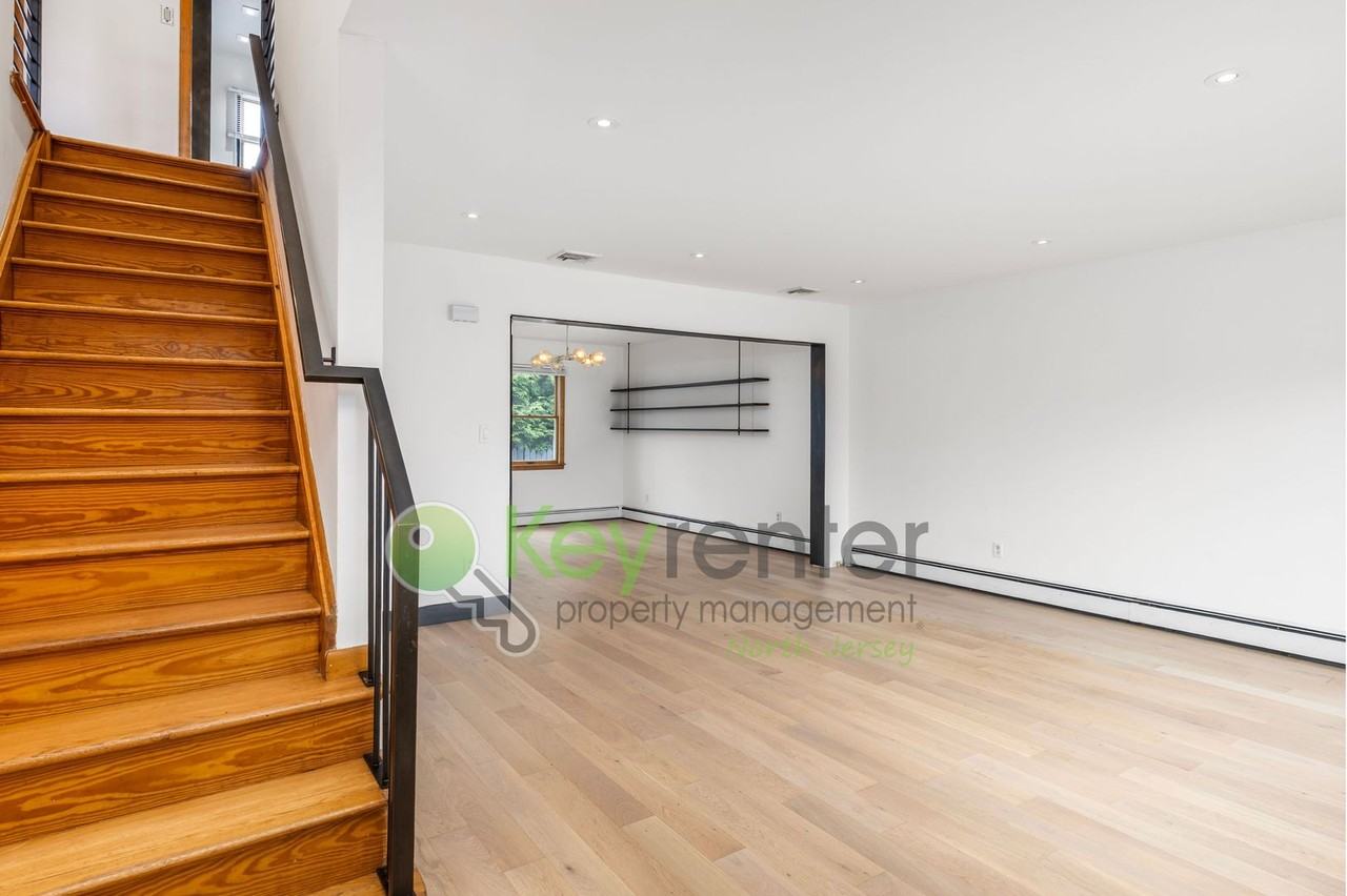 755 Spring Valley Rd - Photo 4 of 26