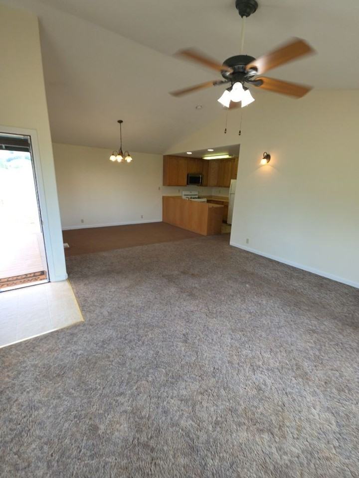 7300 7300 Pyle Rd - Photo 3 of 22