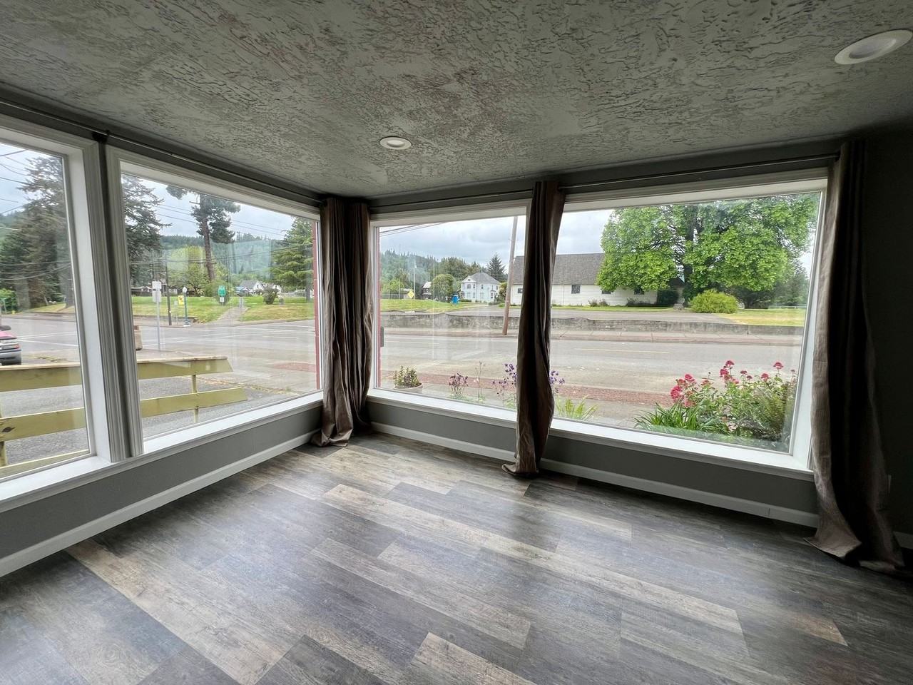 212 Spruce St #C - Photo 3 of 17