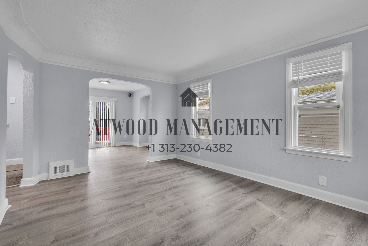 12950 Glastonbury Ave - Photo 3 of 13