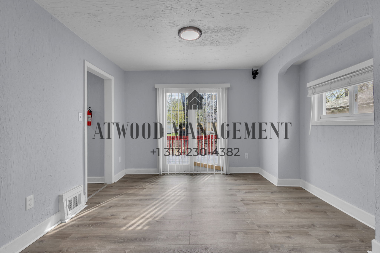 12950 Glastonbury Ave - Photo 4 of 13
