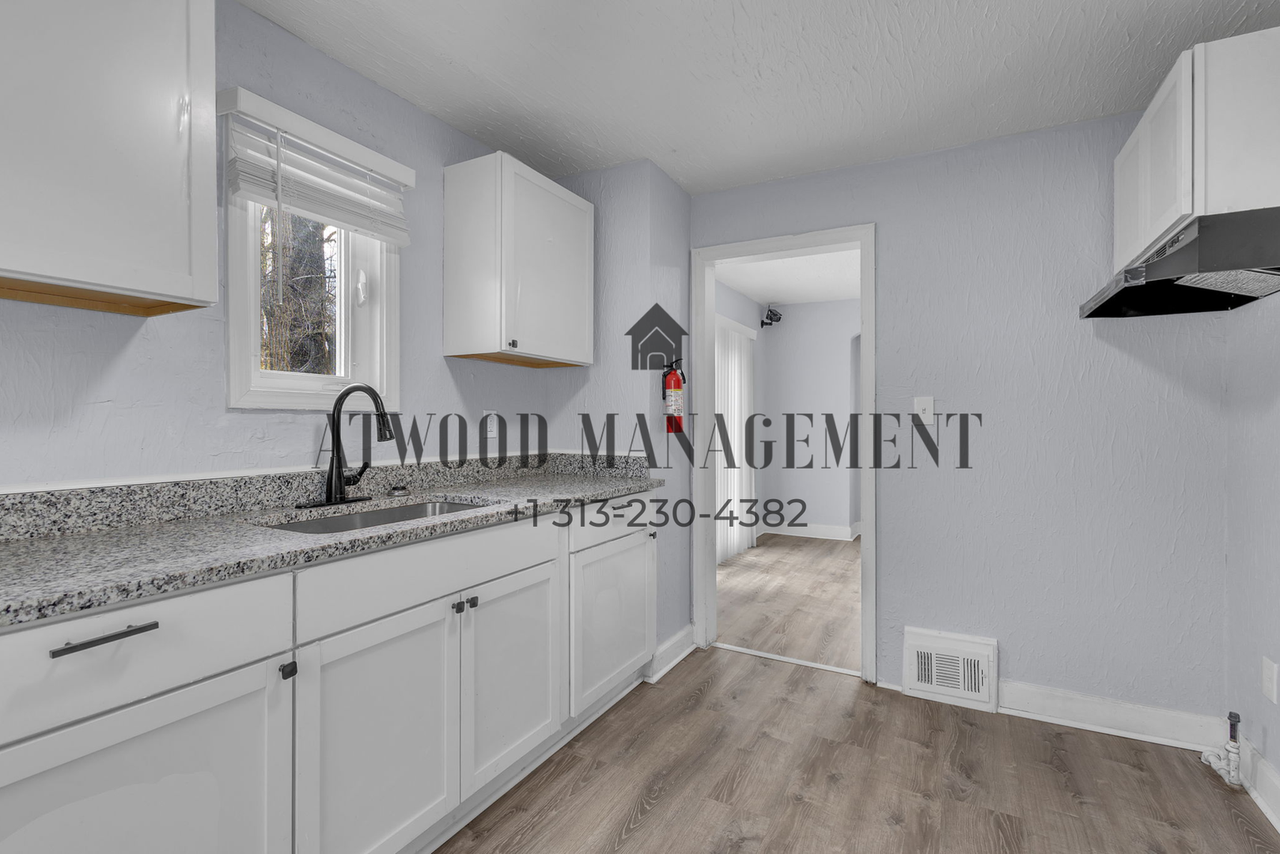 12950 Glastonbury Ave - Photo 5 of 13