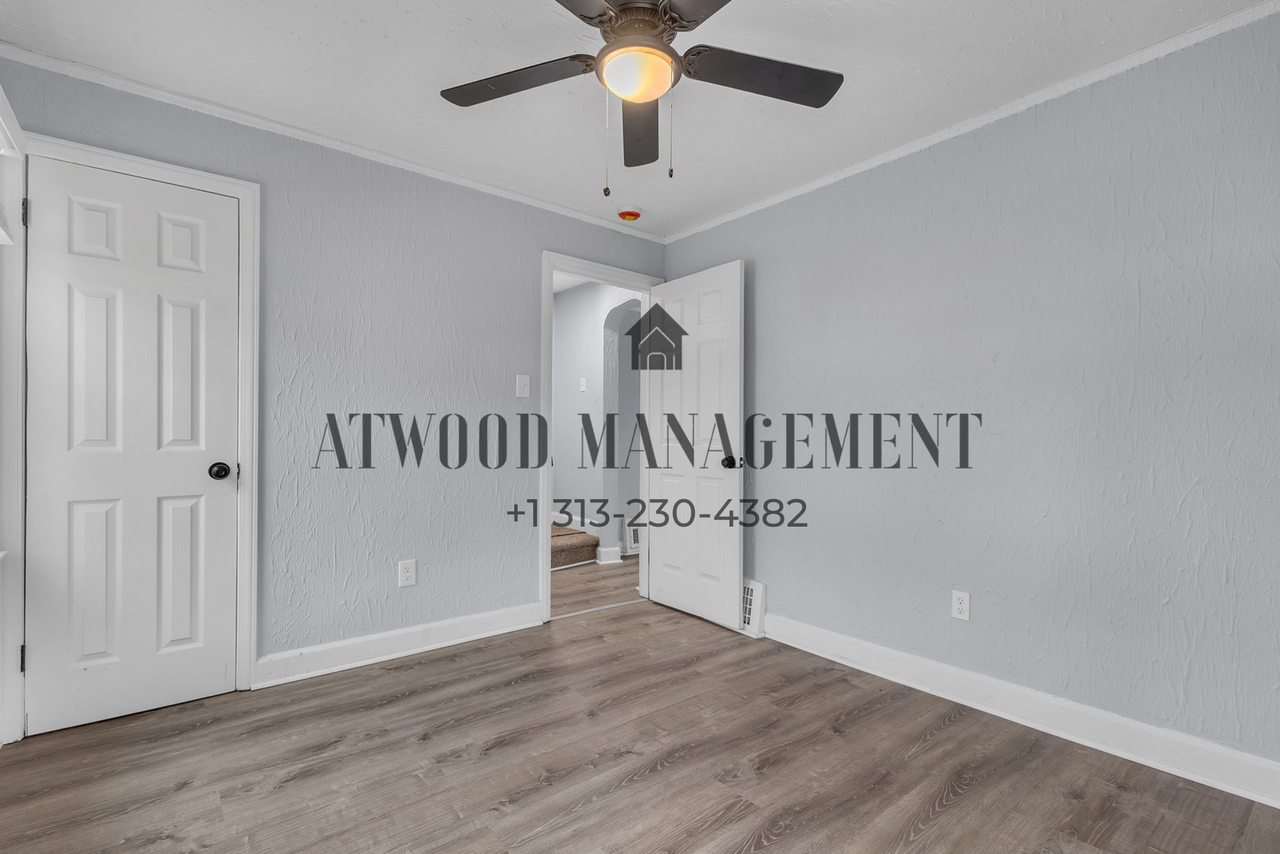 12950 Glastonbury Ave - Photo 6 of 13