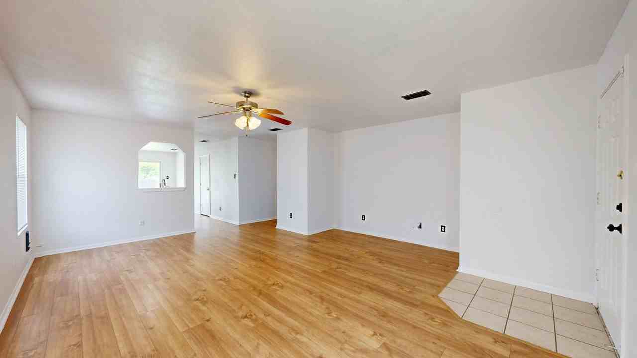 4512 Indigo Dr - Photo 4 of 23