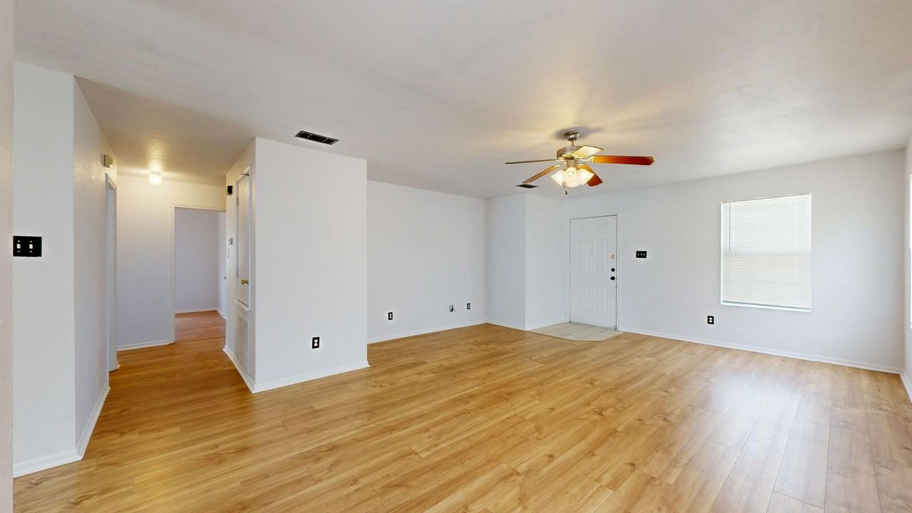 4512 Indigo Dr - Photo 5 of 23