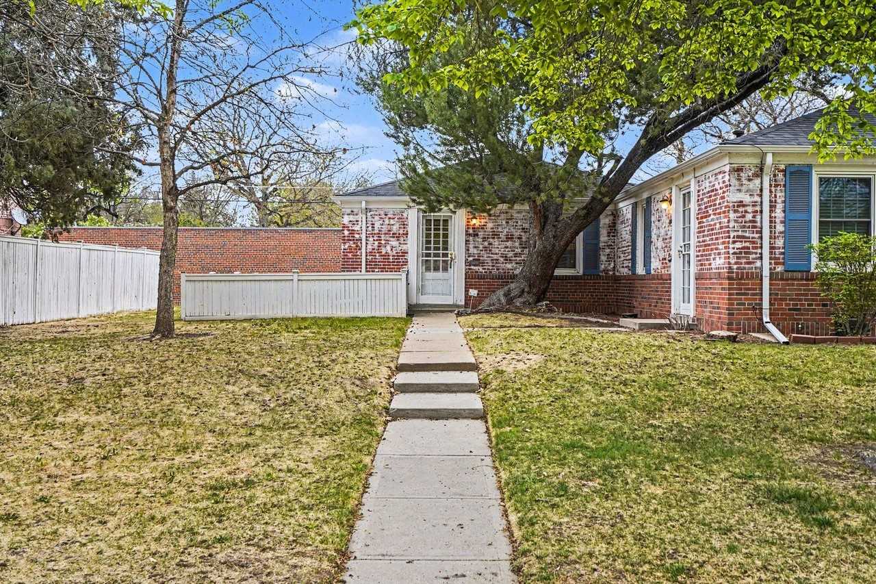 1220 Leyden St - Photo 2 of 23