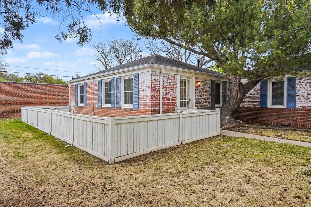 1220 Leyden St - Photo 3 of 23